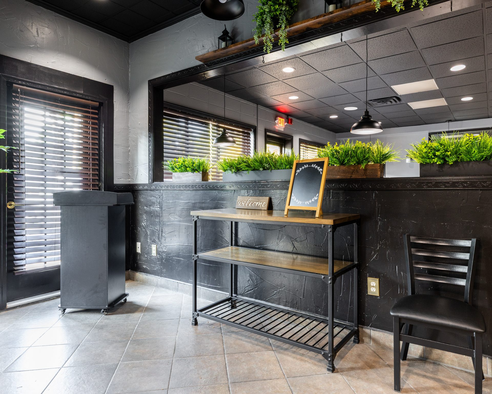 Welcome to Black Dog Tavern
